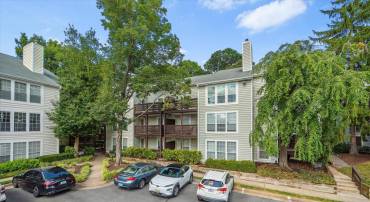 10192 OAKTON TERRACE RD, OAKTON, Virginia 22124, 1 Bedroom Bedrooms, 6 Rooms Rooms,1 BathroomBathrooms,Residential,For sale,10192 OAKTON TERRACE RD,VAFX2261270 MLS # VAFX2261270