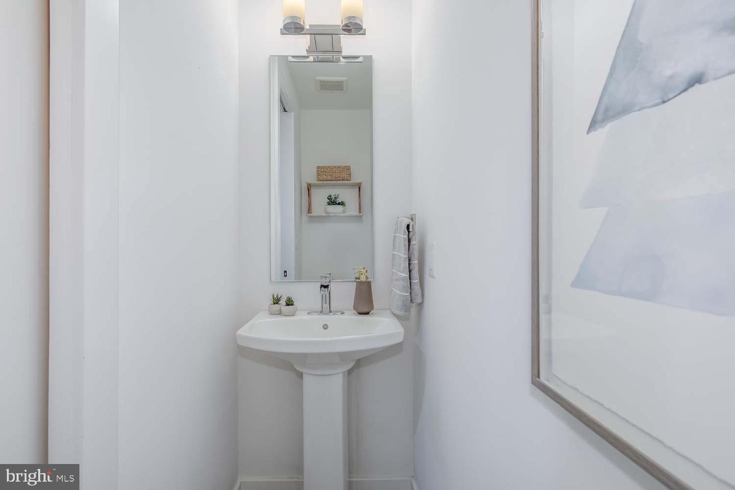 1220 POTOMAC AVE SE #6, WASHINGTON, District Of Columbia 20003, 2 Bedrooms Bedrooms, ,1 BathroomBathrooms,Residential,For sale,1220 POTOMAC AVE SE #6,DCDC2215142 MLS # DCDC2215142