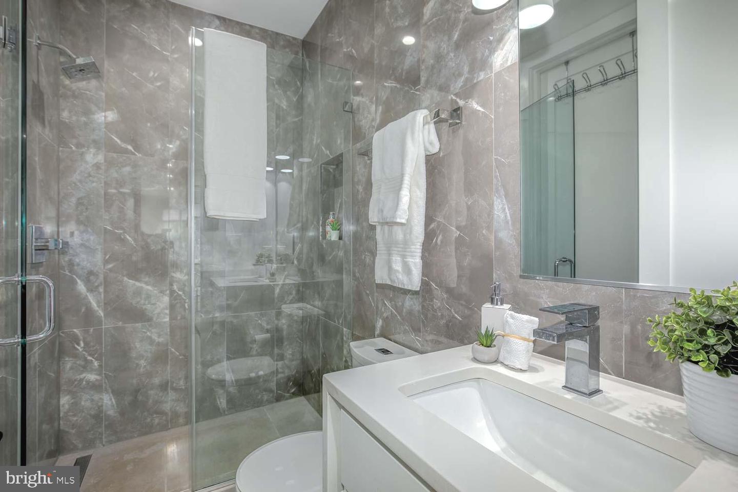 1220 POTOMAC AVE SE #6, WASHINGTON, District Of Columbia 20003, 2 Bedrooms Bedrooms, ,1 BathroomBathrooms,Residential,For sale,1220 POTOMAC AVE SE #6,DCDC2215142 MLS # DCDC2215142