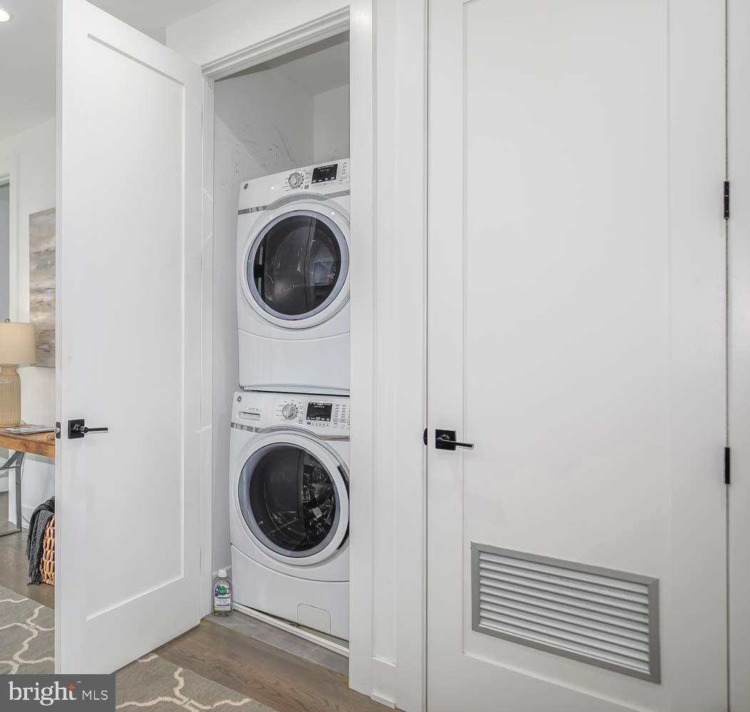 1220 POTOMAC AVE SE #6, WASHINGTON, District Of Columbia 20003, 2 Bedrooms Bedrooms, ,1 BathroomBathrooms,Residential,For sale,1220 POTOMAC AVE SE #6,DCDC2215142 MLS # DCDC2215142