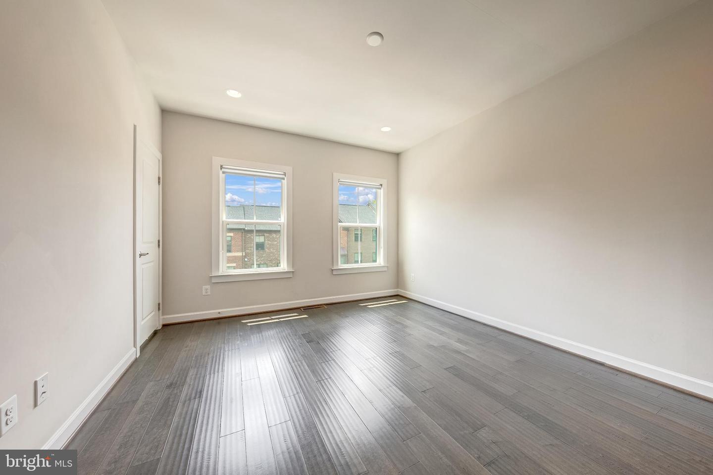 9319 LEMON MINT CT, FAIRFAX, Virginia 22031, 3 Bedrooms Bedrooms, 7 Rooms Rooms,3 BathroomsBathrooms,Residential,For sale,9319 LEMON MINT CT,VAFX2261414 MLS # VAFX2261414