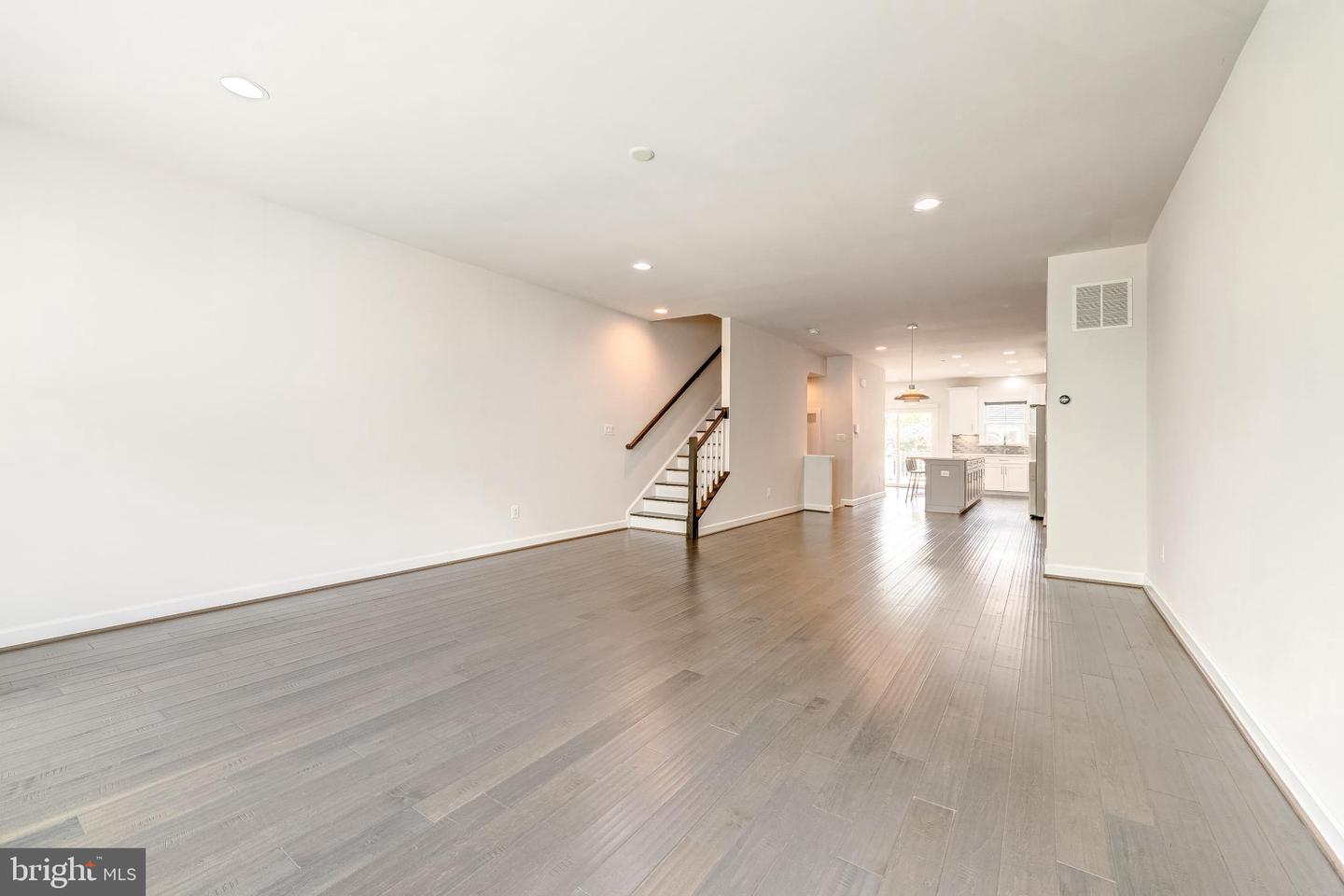 9319 LEMON MINT CT, FAIRFAX, Virginia 22031, 3 Bedrooms Bedrooms, 7 Rooms Rooms,3 BathroomsBathrooms,Residential,For sale,9319 LEMON MINT CT,VAFX2261414 MLS # VAFX2261414