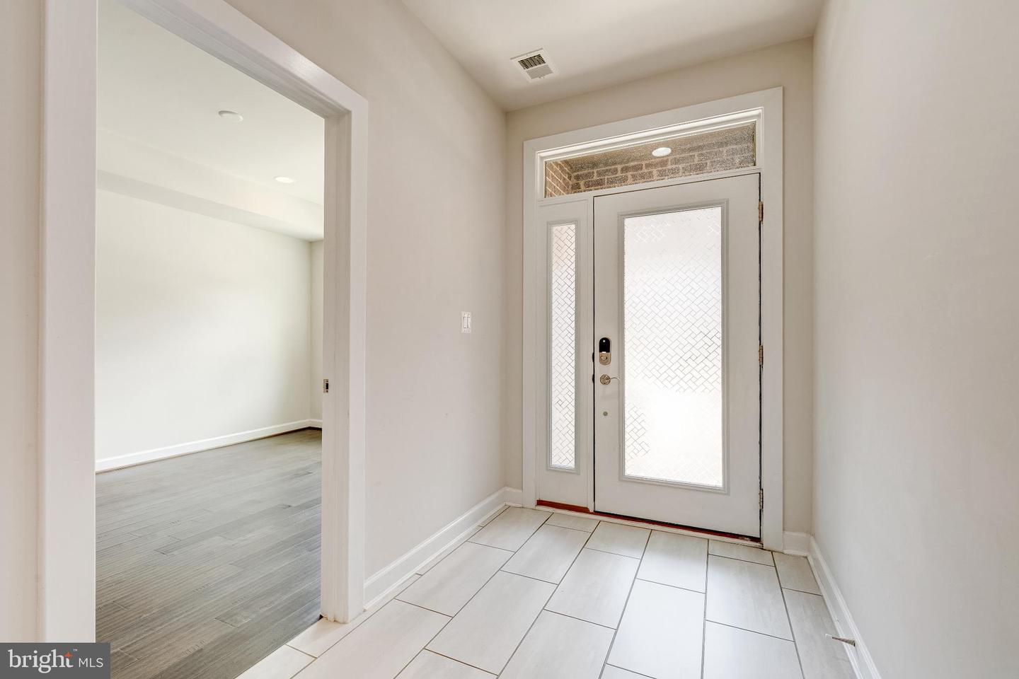 9319 LEMON MINT CT, FAIRFAX, Virginia 22031, 3 Bedrooms Bedrooms, 7 Rooms Rooms,3 BathroomsBathrooms,Residential,For sale,9319 LEMON MINT CT,VAFX2261414 MLS # VAFX2261414