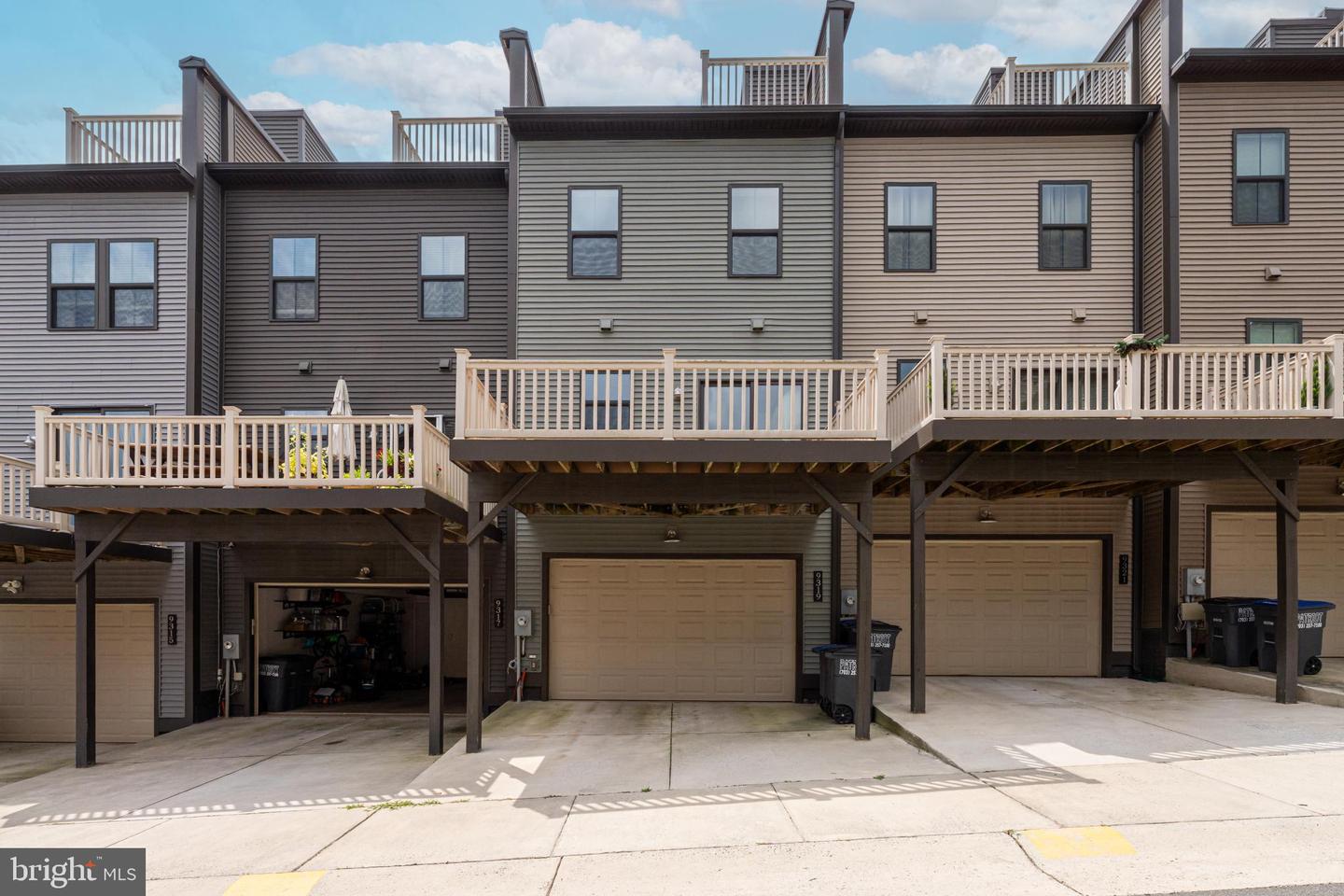 9319 LEMON MINT CT, FAIRFAX, Virginia 22031, 3 Bedrooms Bedrooms, 7 Rooms Rooms,3 BathroomsBathrooms,Residential,For sale,9319 LEMON MINT CT,VAFX2261414 MLS # VAFX2261414
