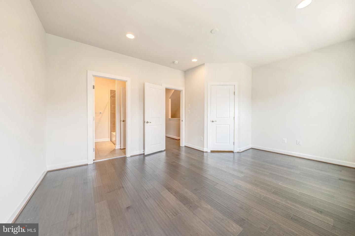 9319 LEMON MINT CT, FAIRFAX, Virginia 22031, 3 Bedrooms Bedrooms, 7 Rooms Rooms,3 BathroomsBathrooms,Residential,For sale,9319 LEMON MINT CT,VAFX2261414 MLS # VAFX2261414