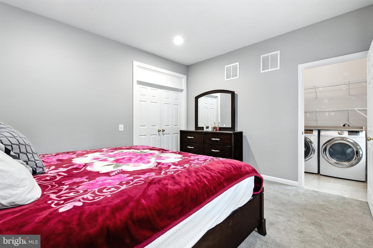 5001 GREENHOUSE TER, CENTREVILLE, Virginia 20120, 4 Bedrooms Bedrooms, ,2 BathroomsBathrooms,Residential,For sale,5001 GREENHOUSE TER,VAFX2261428 MLS # VAFX2261428