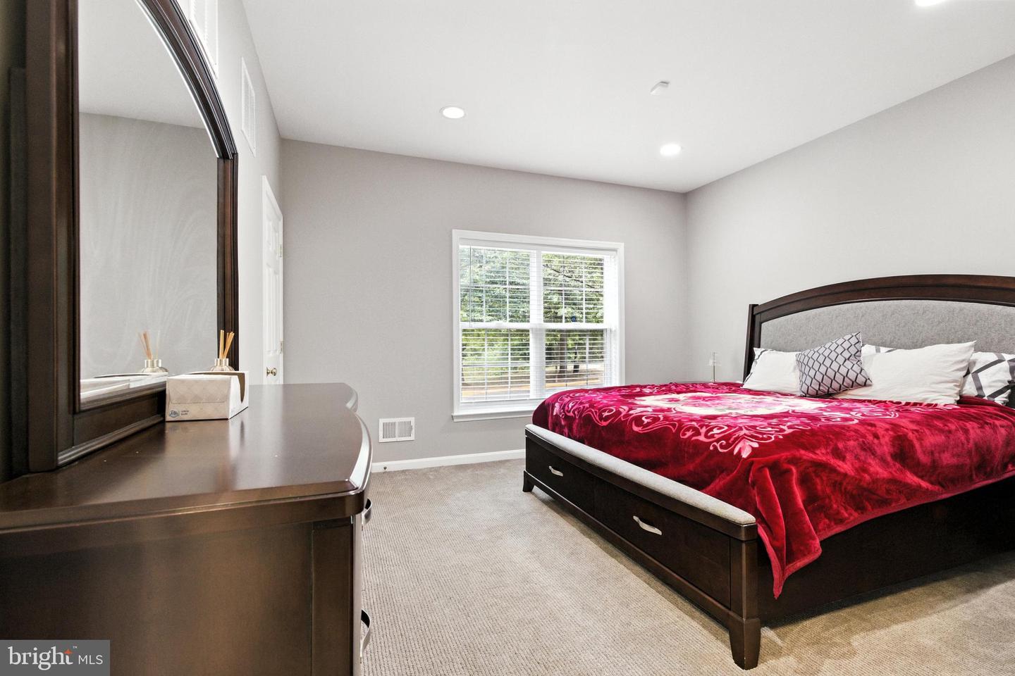 5001 GREENHOUSE TER, CENTREVILLE, Virginia 20120, 4 Bedrooms Bedrooms, ,2 BathroomsBathrooms,Residential,For sale,5001 GREENHOUSE TER,VAFX2261428 MLS # VAFX2261428