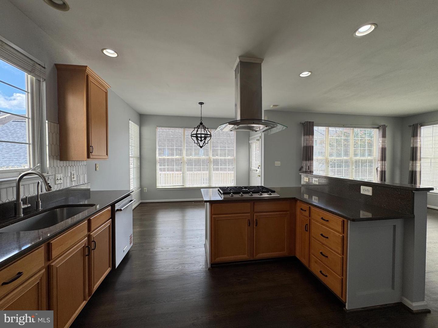 42827 FREEDOM ST, CHANTILLY, Virginia 20152, 5 Bedrooms Bedrooms, ,3 BathroomsBathrooms,Residential,For sale,42827 FREEDOM ST,VALO2104596 MLS # VALO2104596