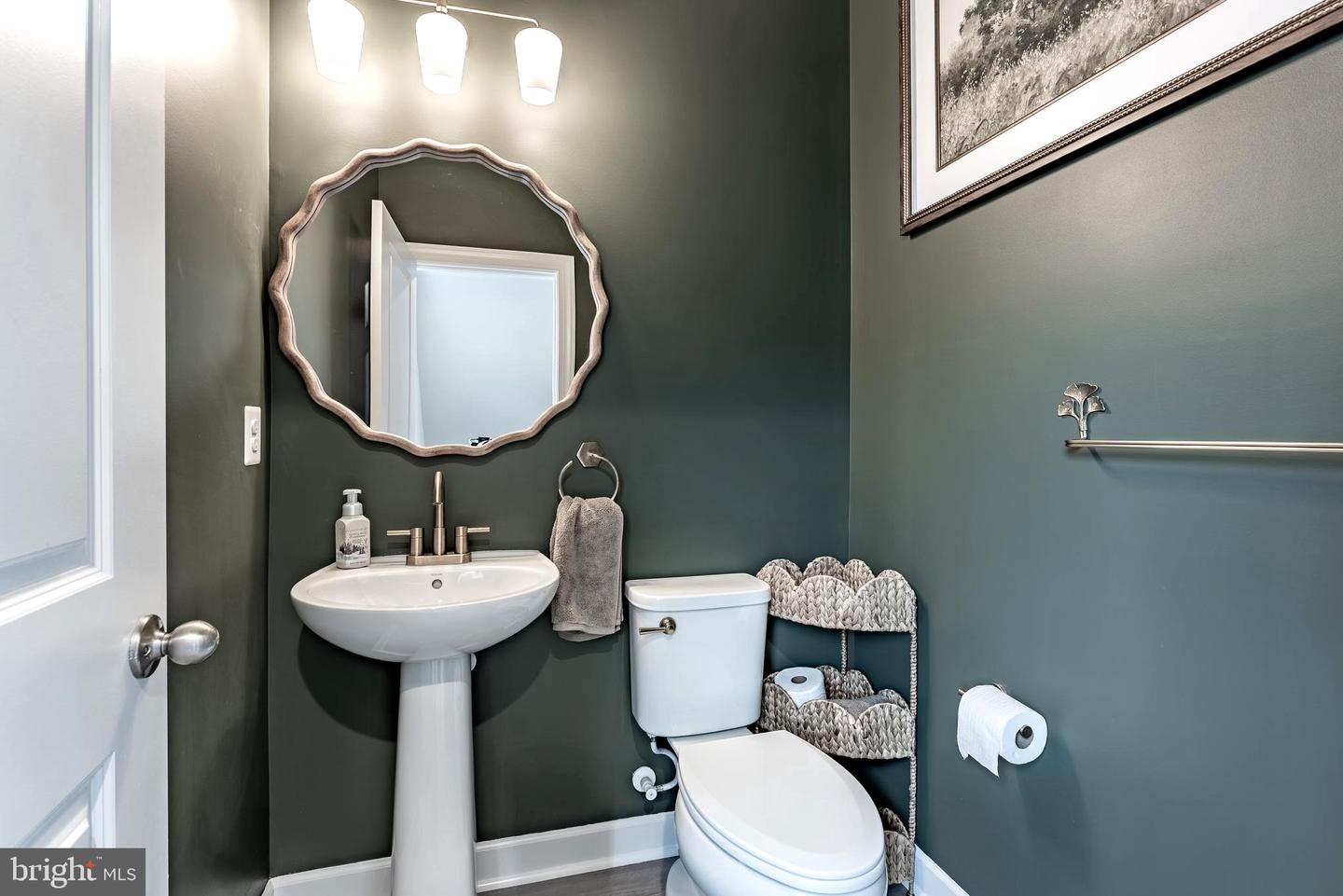 7282 NITTANY LN, ALEXANDRIA, Virginia 22306, 4 Bedrooms Bedrooms, ,3 BathroomsBathrooms,Residential,For sale,7282 NITTANY LN,VAFX2261456 MLS # VAFX2261456
