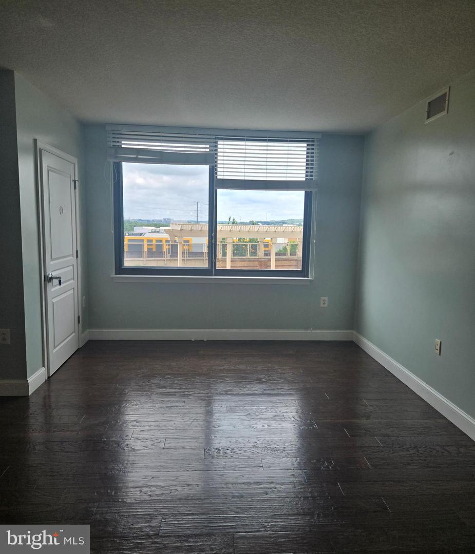 2451 MIDTOWN AVE #821, ALEXANDRIA, Virginia 22303, 1 Bedroom Bedrooms, ,1 BathroomBathrooms,Residential,For sale,2451 MIDTOWN AVE #821,VAFX2261518 MLS # VAFX2261518