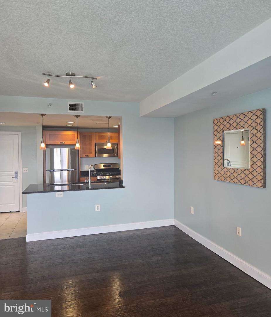 2451 MIDTOWN AVE #821, ALEXANDRIA, Virginia 22303, 1 Bedroom Bedrooms, ,1 BathroomBathrooms,Residential,For sale,2451 MIDTOWN AVE #821,VAFX2261518 MLS # VAFX2261518