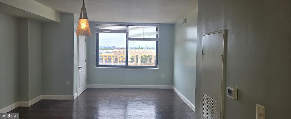 2451 MIDTOWN AVE #821, ALEXANDRIA, Virginia 22303, 1 Bedroom Bedrooms, ,1 BathroomBathrooms,Residential,For sale,2451 MIDTOWN AVE #821,VAFX2261518 MLS # VAFX2261518
