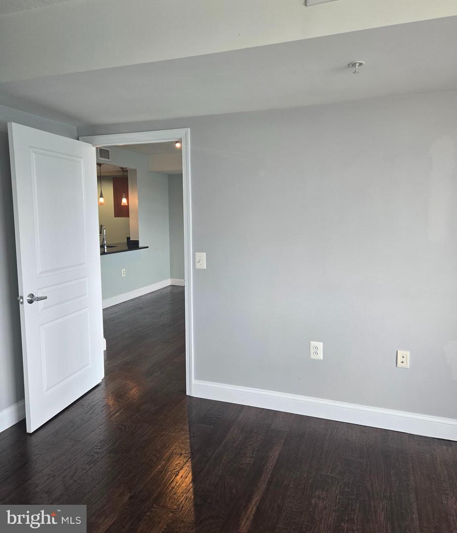 2451 MIDTOWN AVE #821, ALEXANDRIA, Virginia 22303, 1 Bedroom Bedrooms, ,1 BathroomBathrooms,Residential,For sale,2451 MIDTOWN AVE #821,VAFX2261518 MLS # VAFX2261518