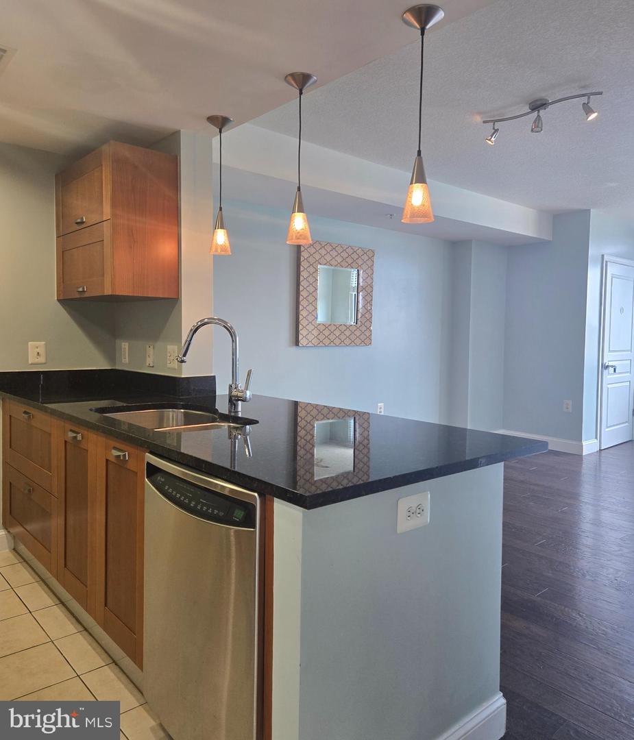 2451 MIDTOWN AVE #821, ALEXANDRIA, Virginia 22303, 1 Bedroom Bedrooms, ,1 BathroomBathrooms,Residential,For sale,2451 MIDTOWN AVE #821,VAFX2261518 MLS # VAFX2261518