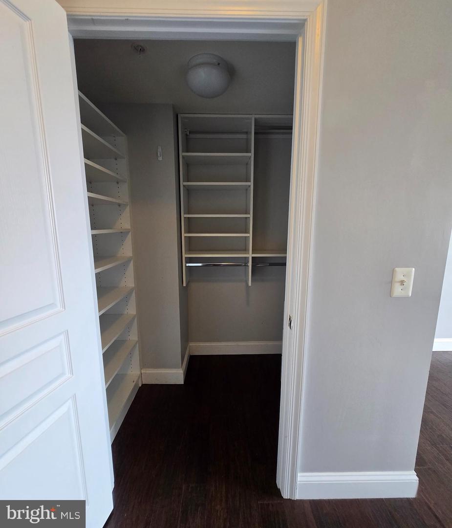 2451 MIDTOWN AVE #821, ALEXANDRIA, Virginia 22303, 1 Bedroom Bedrooms, ,1 BathroomBathrooms,Residential,For sale,2451 MIDTOWN AVE #821,VAFX2261518 MLS # VAFX2261518