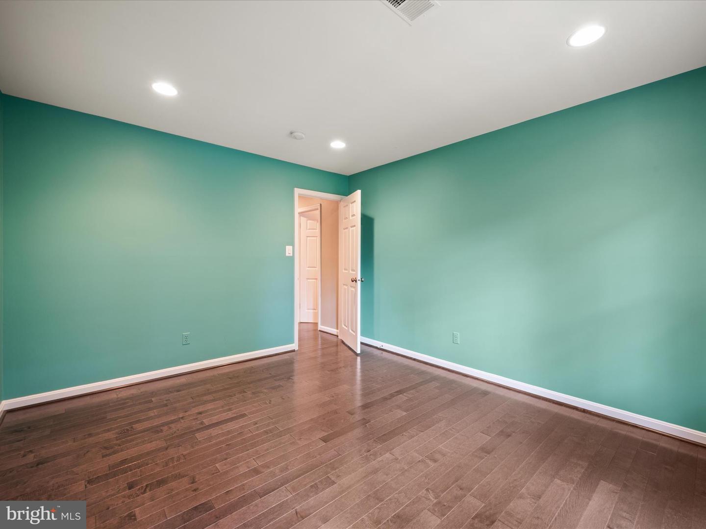 2620 BLACK FIR CT, RESTON, Virginia 20191, 5 Bedrooms Bedrooms, ,3 BathroomsBathrooms,Residential,For sale,2620 BLACK FIR CT,VAFX2261214 MLS # VAFX2261214