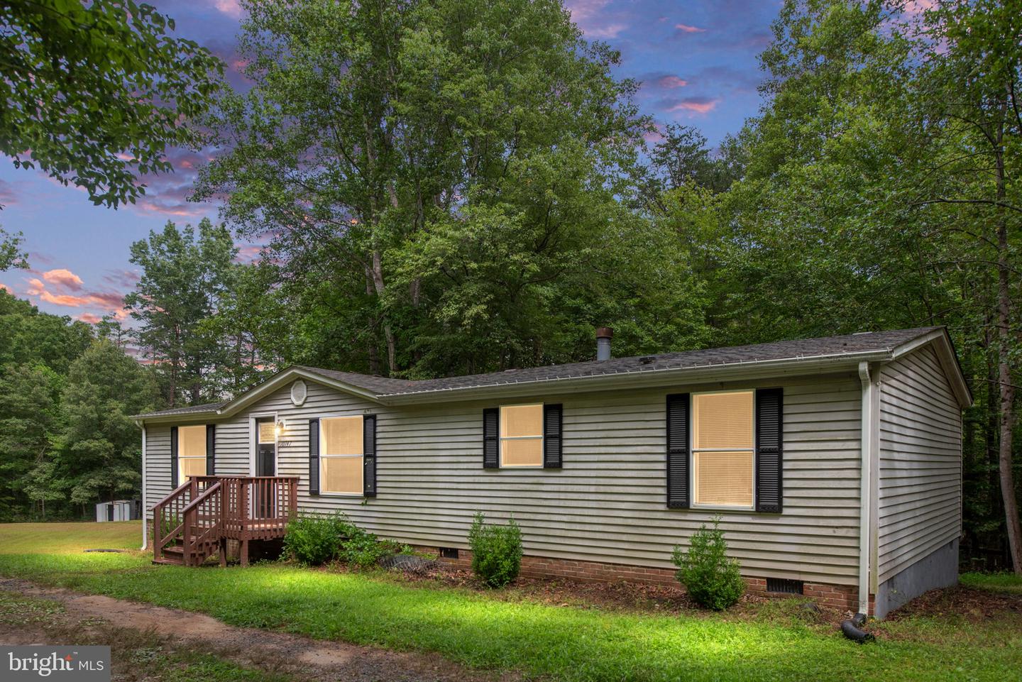 10747 FAUNTLEROY LN, SPOTSYLVANIA, Virginia 22551, 3 Bedrooms Bedrooms, ,2 BathroomsBathrooms,Residential,For sale,10747 FAUNTLEROY LN,VASP2035466 MLS # VASP2035466