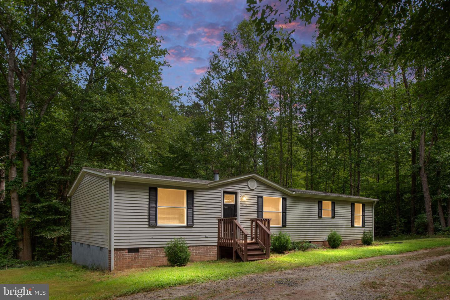 10747 FAUNTLEROY LN, SPOTSYLVANIA, Virginia 22551, 3 Bedrooms Bedrooms, ,2 BathroomsBathrooms,Residential,For sale,10747 FAUNTLEROY LN,VASP2035466 MLS # VASP2035466