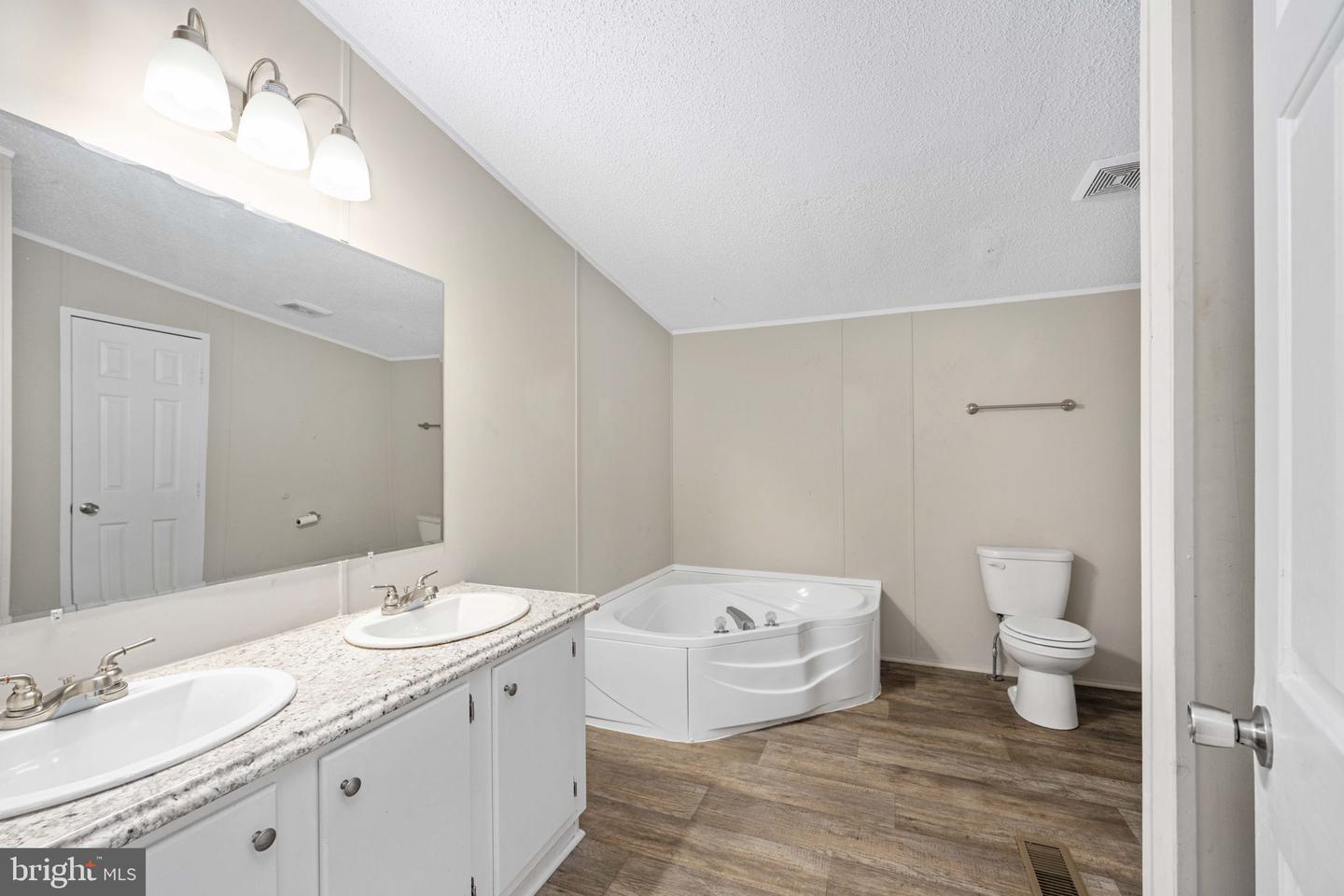 10747 FAUNTLEROY LN, SPOTSYLVANIA, Virginia 22551, 3 Bedrooms Bedrooms, ,2 BathroomsBathrooms,Residential,For sale,10747 FAUNTLEROY LN,VASP2035466 MLS # VASP2035466