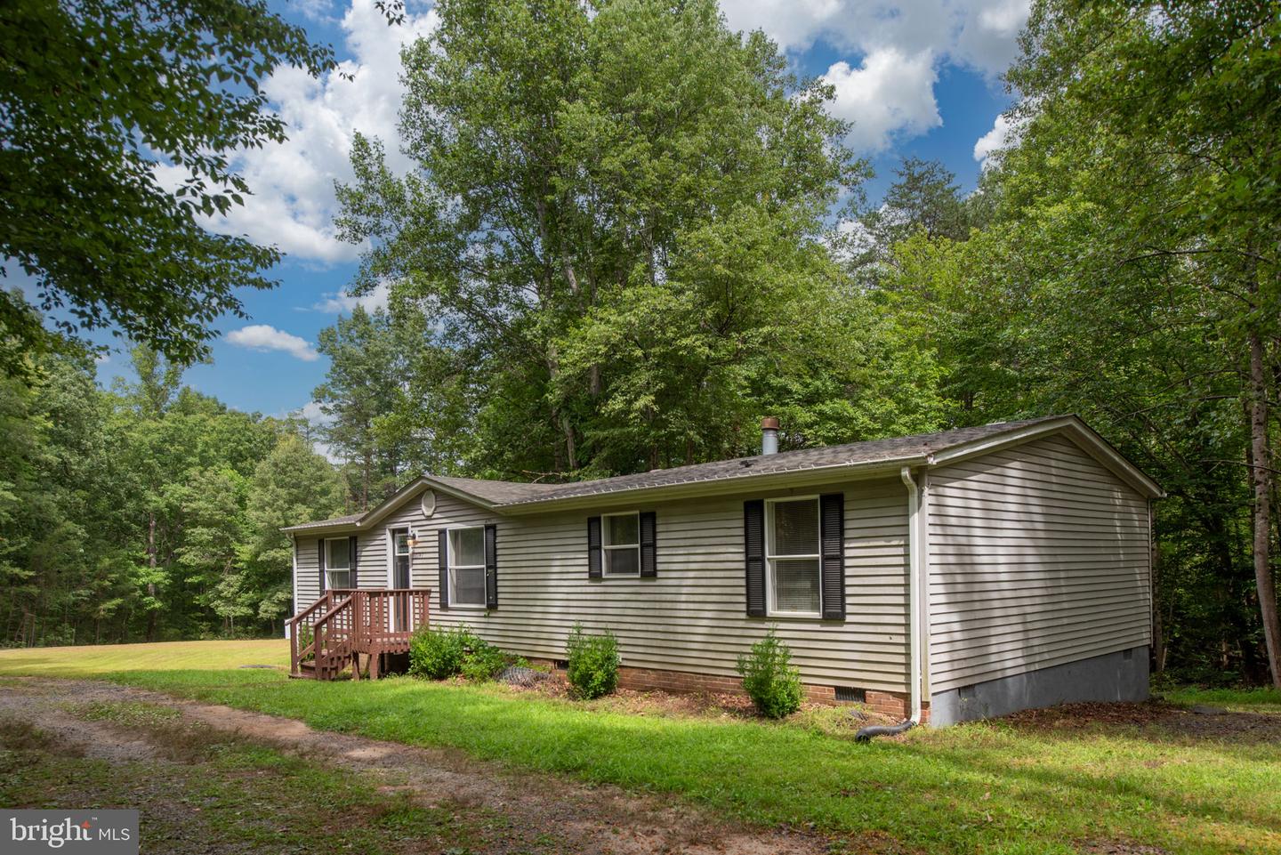 10747 FAUNTLEROY LN, SPOTSYLVANIA, Virginia 22551, 3 Bedrooms Bedrooms, ,2 BathroomsBathrooms,Residential,For sale,10747 FAUNTLEROY LN,VASP2035466 MLS # VASP2035466