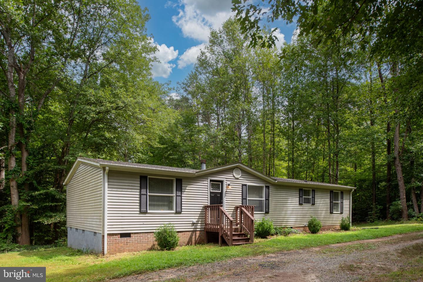 10747 FAUNTLEROY LN, SPOTSYLVANIA, Virginia 22551, 3 Bedrooms Bedrooms, ,2 BathroomsBathrooms,Residential,For sale,10747 FAUNTLEROY LN,VASP2035466 MLS # VASP2035466