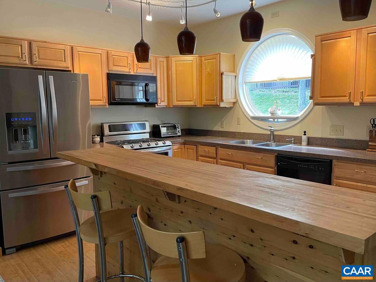 62 SUMMIT CT, ROSELAND, Virginia 22967, 3 Bedrooms Bedrooms, ,3 BathroomsBathrooms,Residential,For sale,62 SUMMIT CT,667822 MLS # 667822