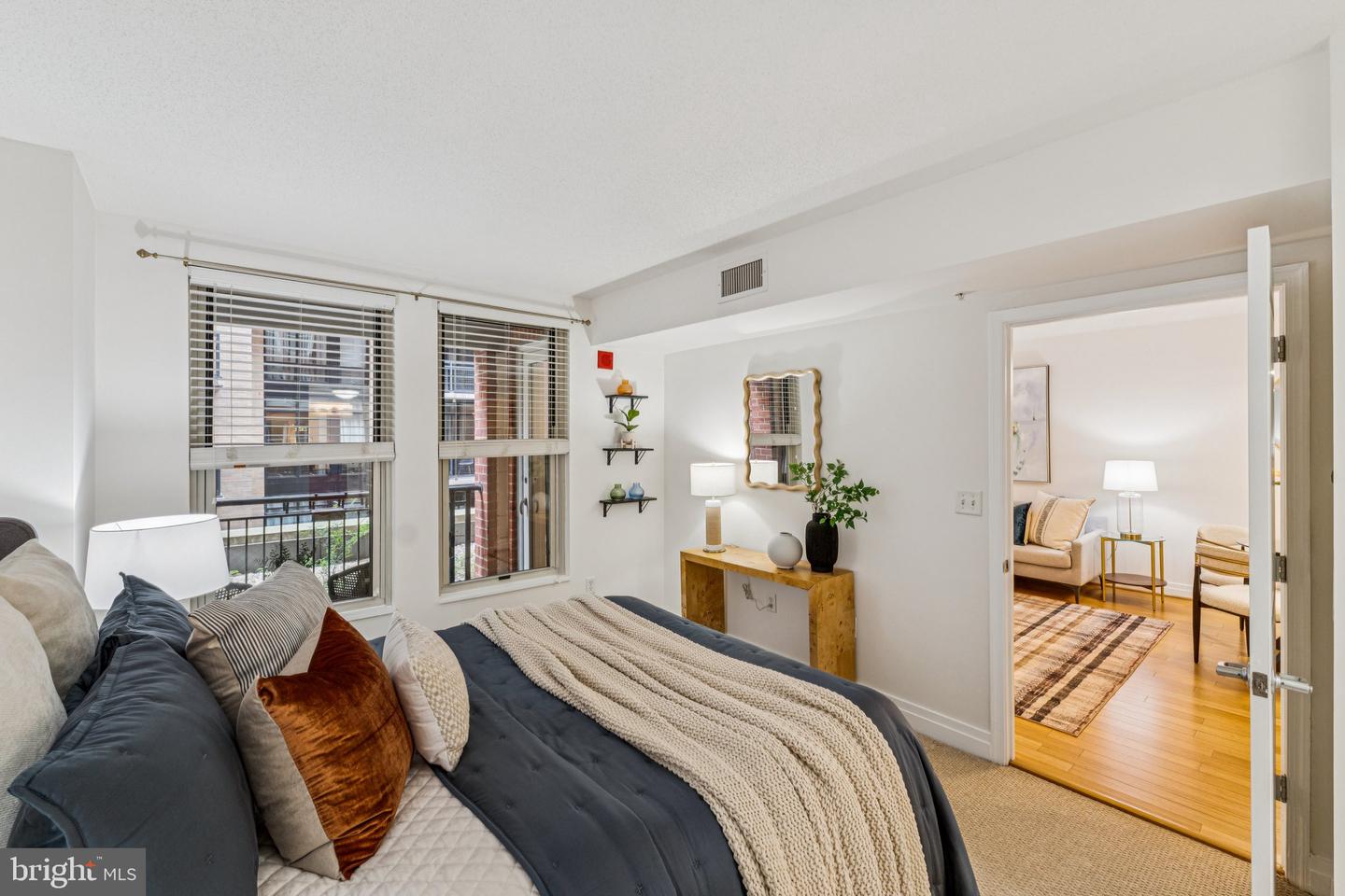 915 E ST NW #309, WASHINGTON, District Of Columbia 20004, 2 Bedrooms Bedrooms, ,1 BathroomBathrooms,Residential,For sale,915 E ST NW #309,DCDC2215136 MLS # DCDC2215136
