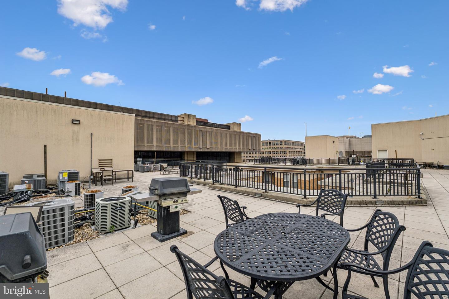 915 E ST NW #309, WASHINGTON, District Of Columbia 20004, 2 Bedrooms Bedrooms, ,1 BathroomBathrooms,Residential,For sale,915 E ST NW #309,DCDC2215136 MLS # DCDC2215136