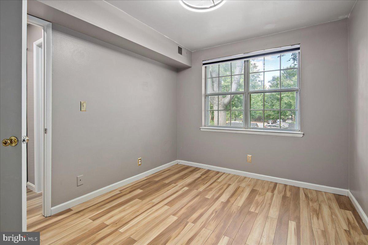 2833 S WAKEFIELD ST #C, ARLINGTON, Virginia 22206, 2 Bedrooms Bedrooms, ,1 BathroomBathrooms,Residential,For sale,2833 S WAKEFIELD ST #C,VAAR2062278 MLS # VAAR2062278