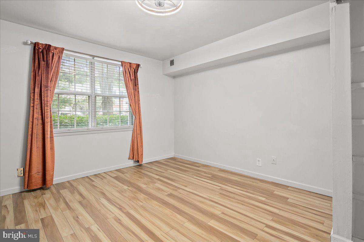 2833 S WAKEFIELD ST #C, ARLINGTON, Virginia 22206, 2 Bedrooms Bedrooms, ,1 BathroomBathrooms,Residential,For sale,2833 S WAKEFIELD ST #C,VAAR2062278 MLS # VAAR2062278