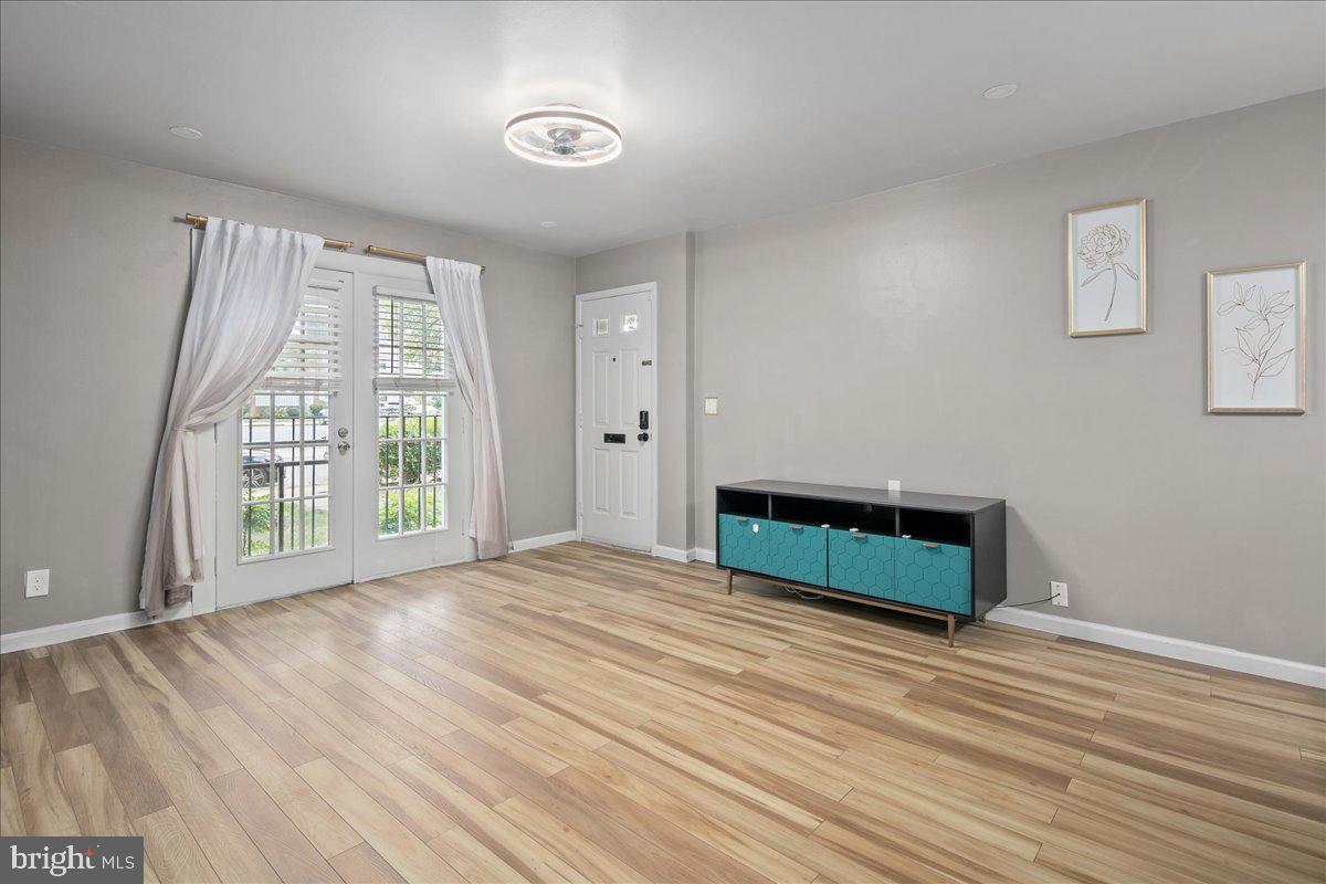 2833 S WAKEFIELD ST #C, ARLINGTON, Virginia 22206, 2 Bedrooms Bedrooms, ,1 BathroomBathrooms,Residential,For sale,2833 S WAKEFIELD ST #C,VAAR2062278 MLS # VAAR2062278