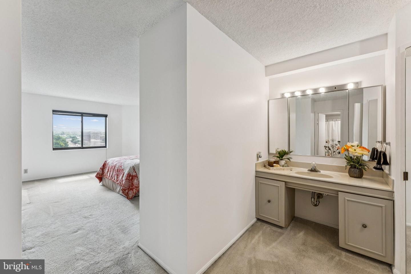 1600 N OAK ST #1115, ARLINGTON, Virginia 22209, 2 Bedrooms Bedrooms, ,2 BathroomsBathrooms,Residential,For sale,1600 N OAK ST #1115,VAAR2062310 MLS # VAAR2062310
