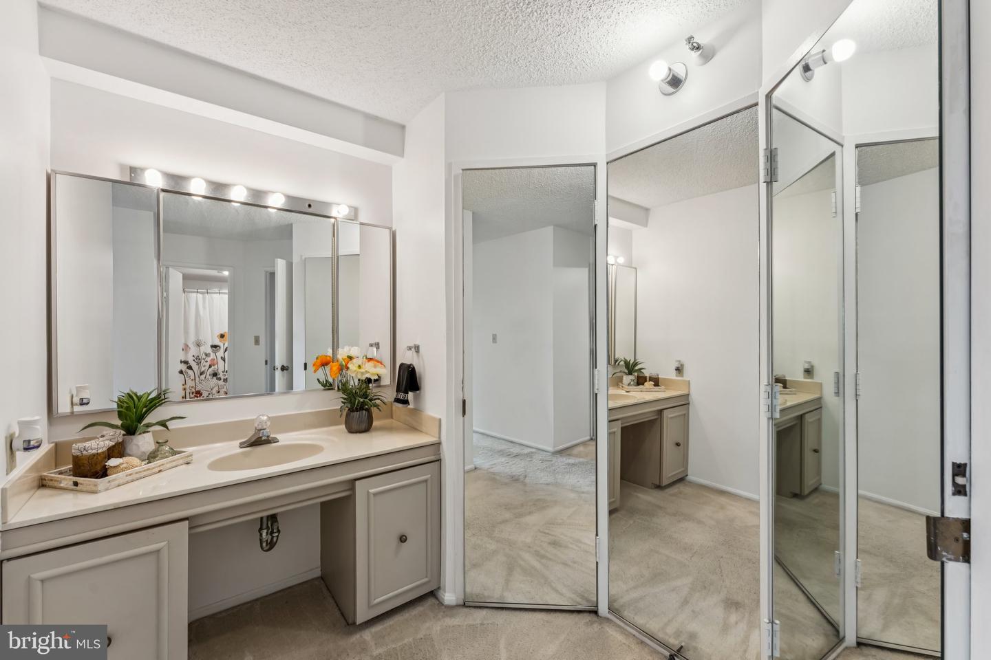 1600 N OAK ST #1115, ARLINGTON, Virginia 22209, 2 Bedrooms Bedrooms, ,2 BathroomsBathrooms,Residential,For sale,1600 N OAK ST #1115,VAAR2062310 MLS # VAAR2062310