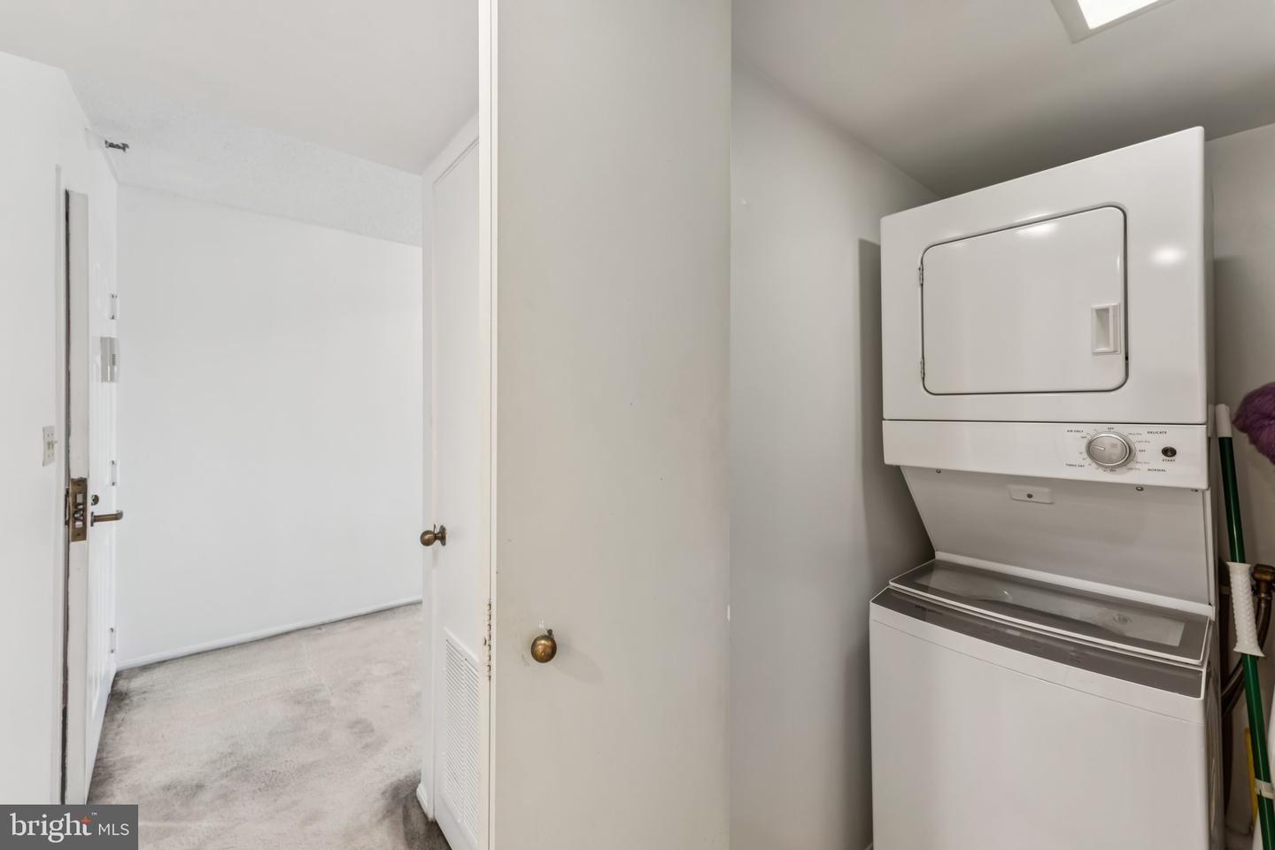 1600 N OAK ST #1115, ARLINGTON, Virginia 22209, 2 Bedrooms Bedrooms, ,2 BathroomsBathrooms,Residential,For sale,1600 N OAK ST #1115,VAAR2062310 MLS # VAAR2062310