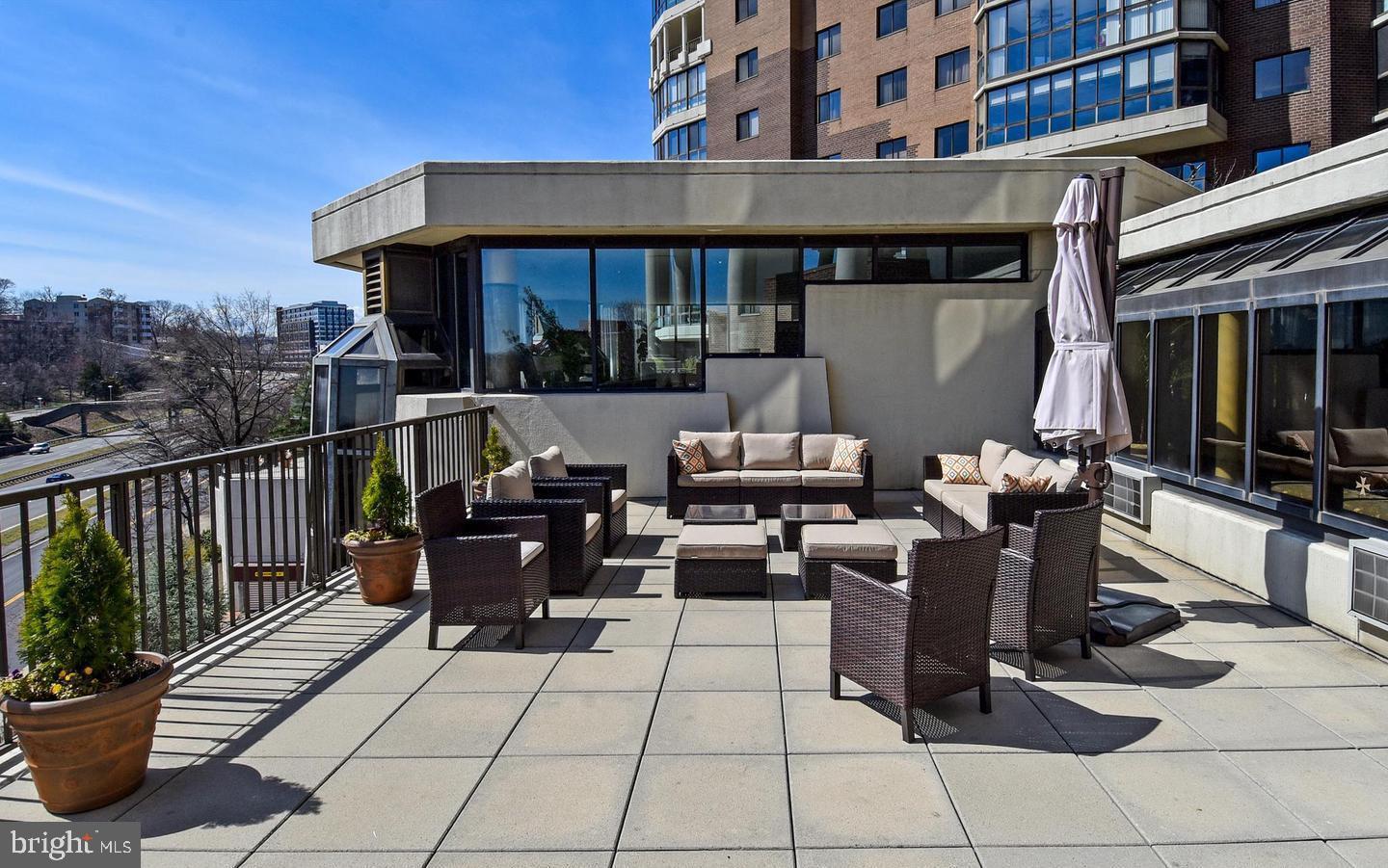 1600 N OAK ST #1115, ARLINGTON, Virginia 22209, 2 Bedrooms Bedrooms, ,2 BathroomsBathrooms,Residential,For sale,1600 N OAK ST #1115,VAAR2062310 MLS # VAAR2062310