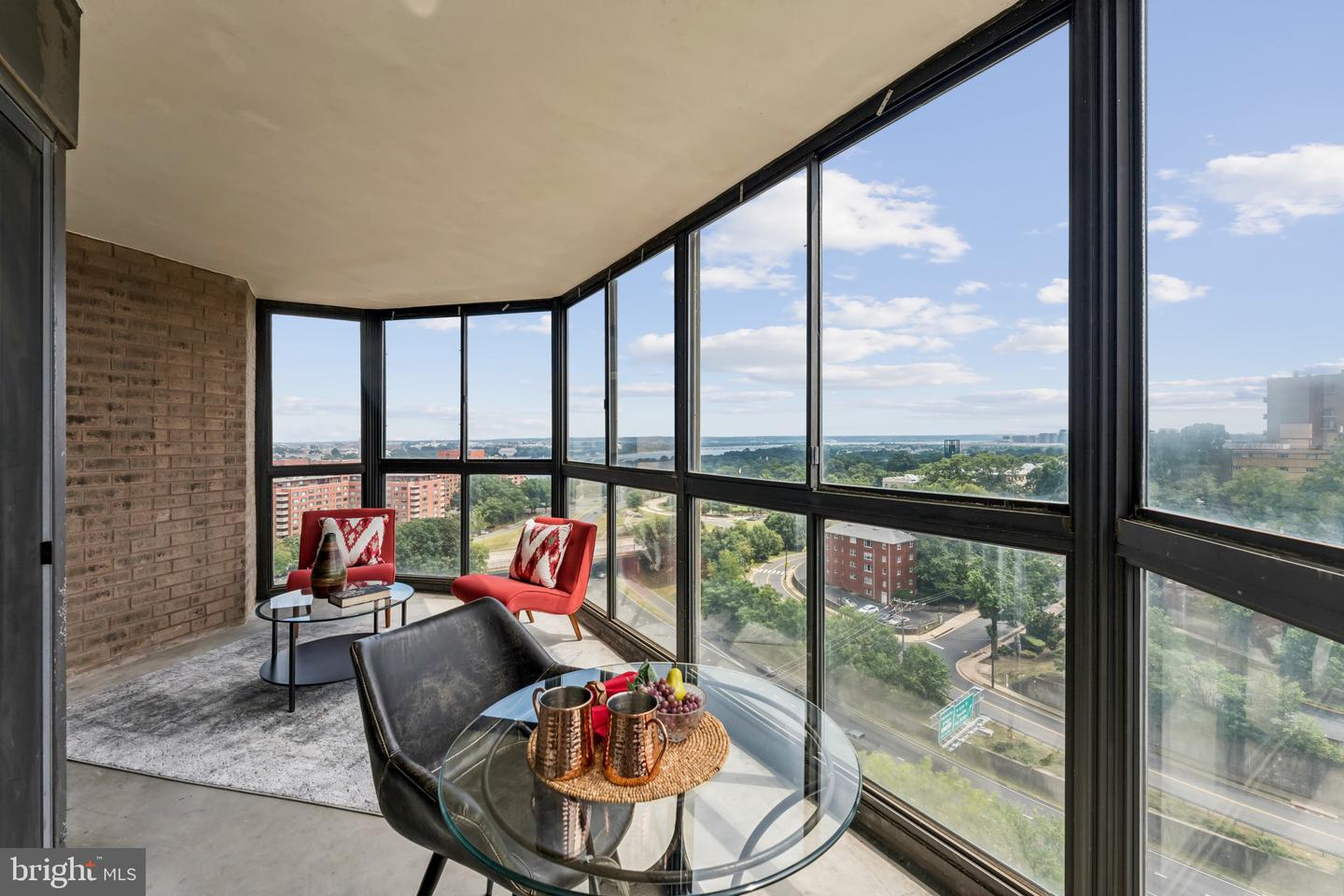 1600 N OAK ST #1115, ARLINGTON, Virginia 22209, 2 Bedrooms Bedrooms, ,2 BathroomsBathrooms,Residential,For sale,1600 N OAK ST #1115,VAAR2062310 MLS # VAAR2062310