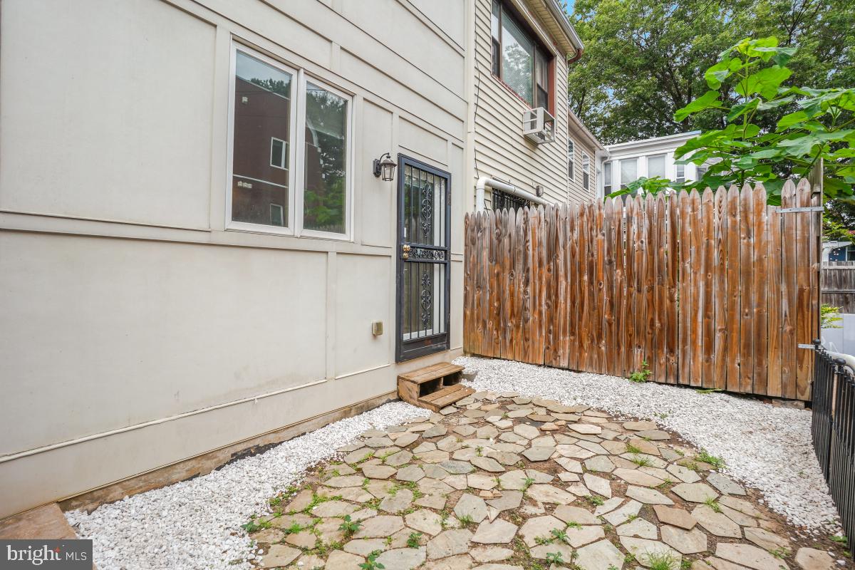 2729 ONTARIO RD NW, WASHINGTON, District Of Columbia 20009, 4 Bedrooms Bedrooms, ,1 BathroomBathrooms,Residential,For sale,2729 ONTARIO RD NW,DCDC2215330 MLS # DCDC2215330