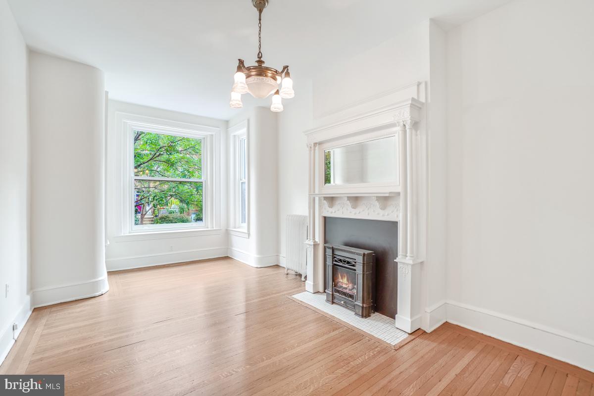 2729 ONTARIO RD NW, WASHINGTON, District Of Columbia 20009, 4 Bedrooms Bedrooms, ,1 BathroomBathrooms,Residential,For sale,2729 ONTARIO RD NW,DCDC2215330 MLS # DCDC2215330
