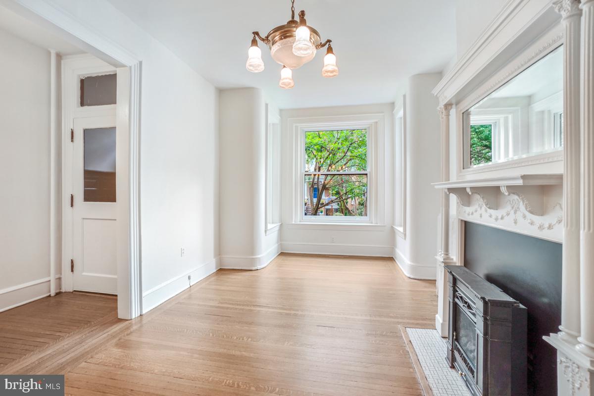 2729 ONTARIO RD NW, WASHINGTON, District Of Columbia 20009, 4 Bedrooms Bedrooms, ,1 BathroomBathrooms,Residential,For sale,2729 ONTARIO RD NW,DCDC2215330 MLS # DCDC2215330