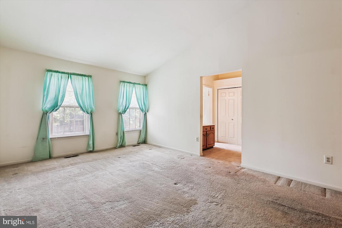 ALEXANDRIA, Virginia 22310, 4 Bedrooms Bedrooms, ,3 BathroomsBathrooms,Residential,For sale,VAFX2261620 MLS # VAFX2261620