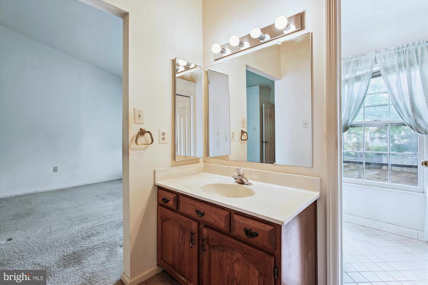 ALEXANDRIA, Virginia 22310, 4 Bedrooms Bedrooms, ,3 BathroomsBathrooms,Residential,For sale,VAFX2261620 MLS # VAFX2261620