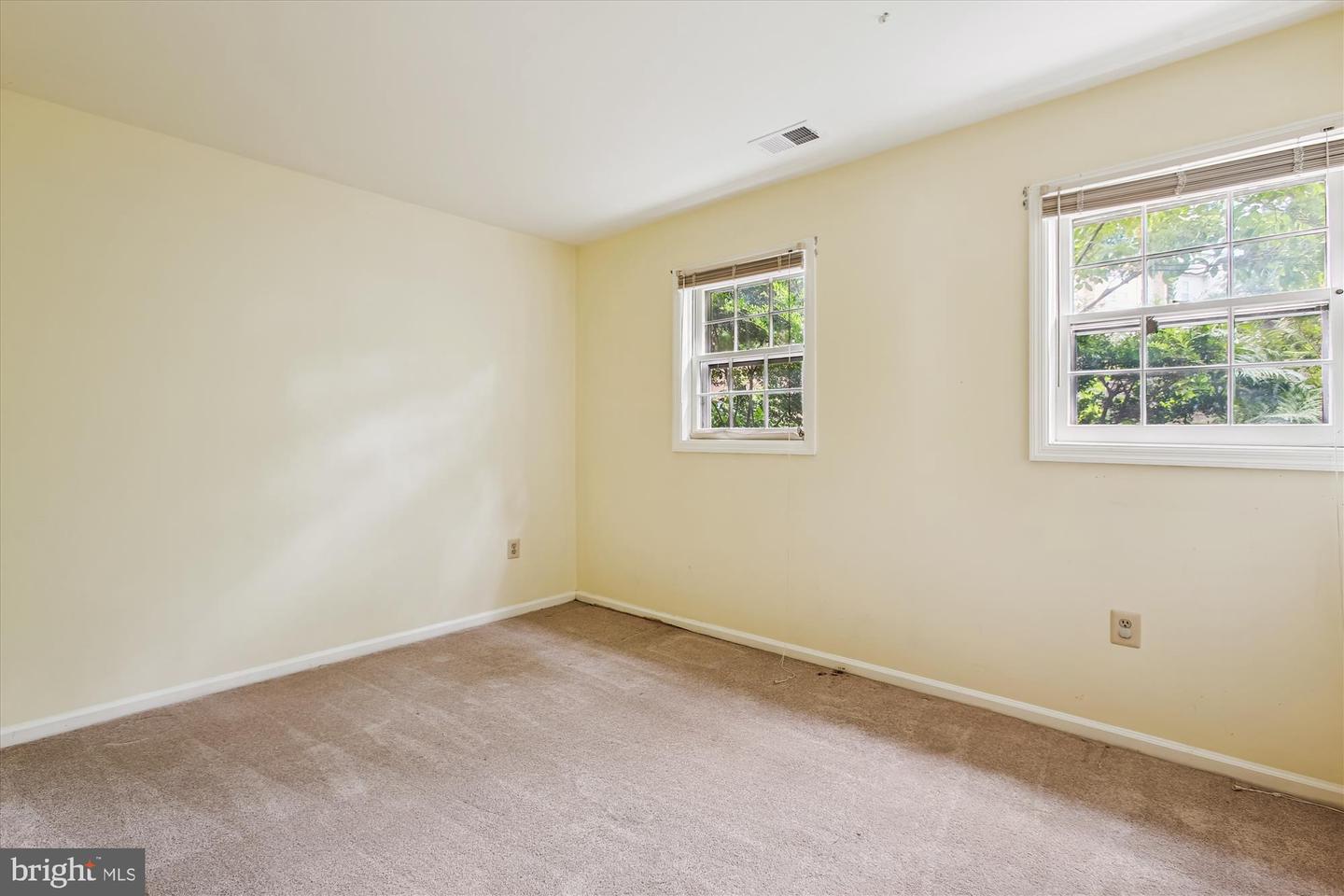 ALEXANDRIA, Virginia 22310, 4 Bedrooms Bedrooms, ,3 BathroomsBathrooms,Residential,For sale,VAFX2261620 MLS # VAFX2261620