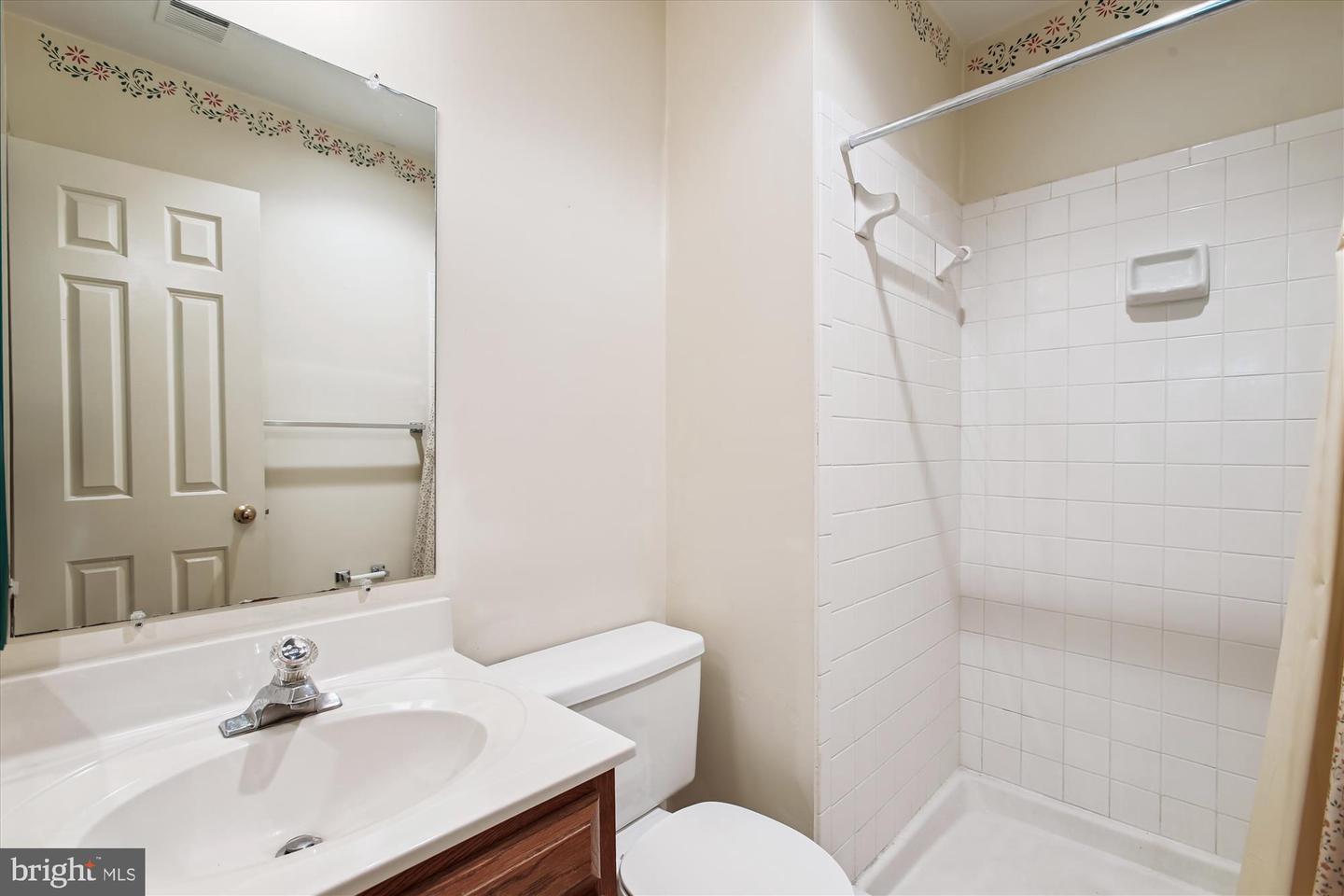 ALEXANDRIA, Virginia 22310, 4 Bedrooms Bedrooms, ,3 BathroomsBathrooms,Residential,For sale,VAFX2261620 MLS # VAFX2261620