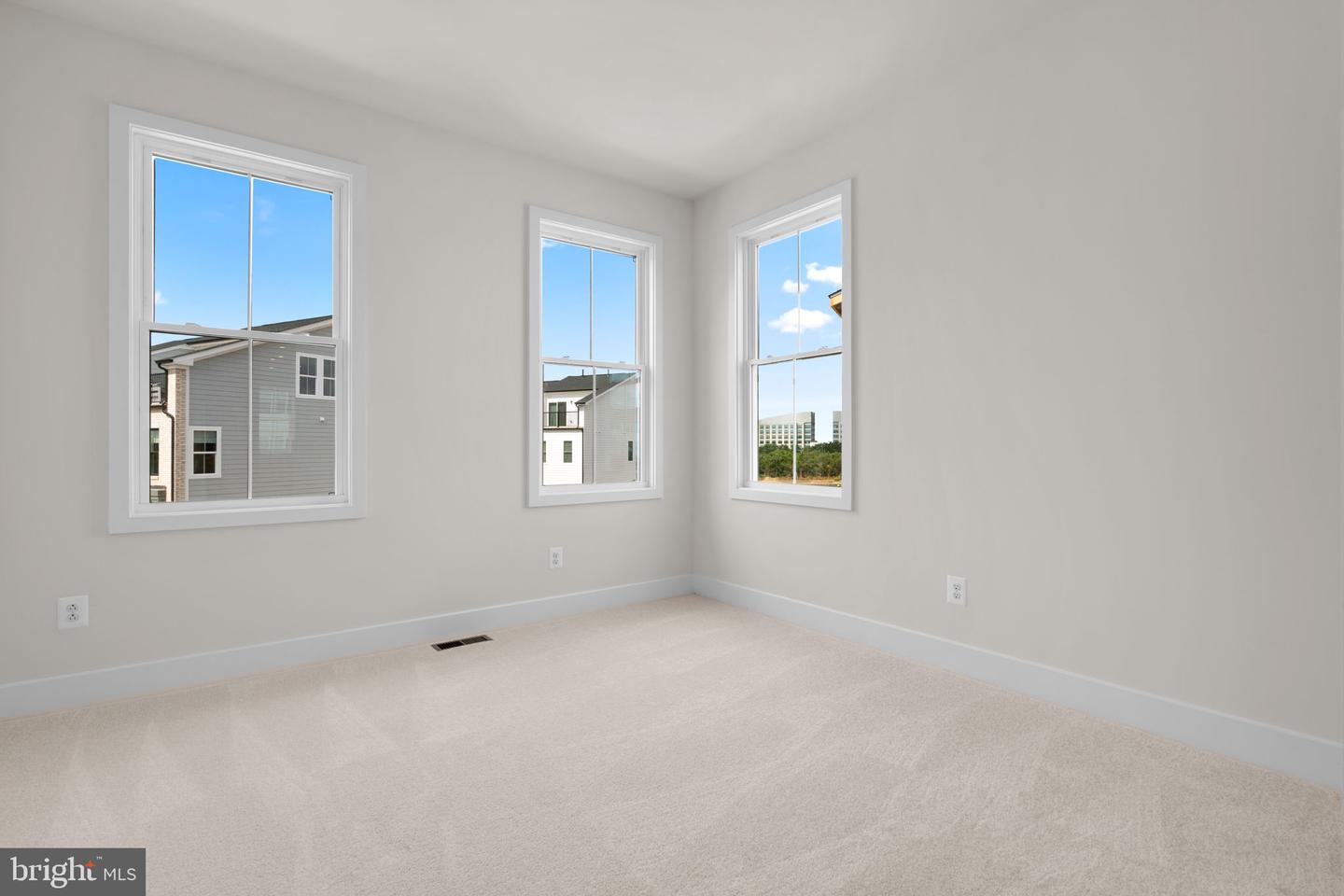 13728 AVIATION PL, HERNDON, Virginia 20171, 3 Bedrooms Bedrooms, ,2 BathroomsBathrooms,Residential,For sale,13728 AVIATION PL,VAFX2261686 MLS # VAFX2261686