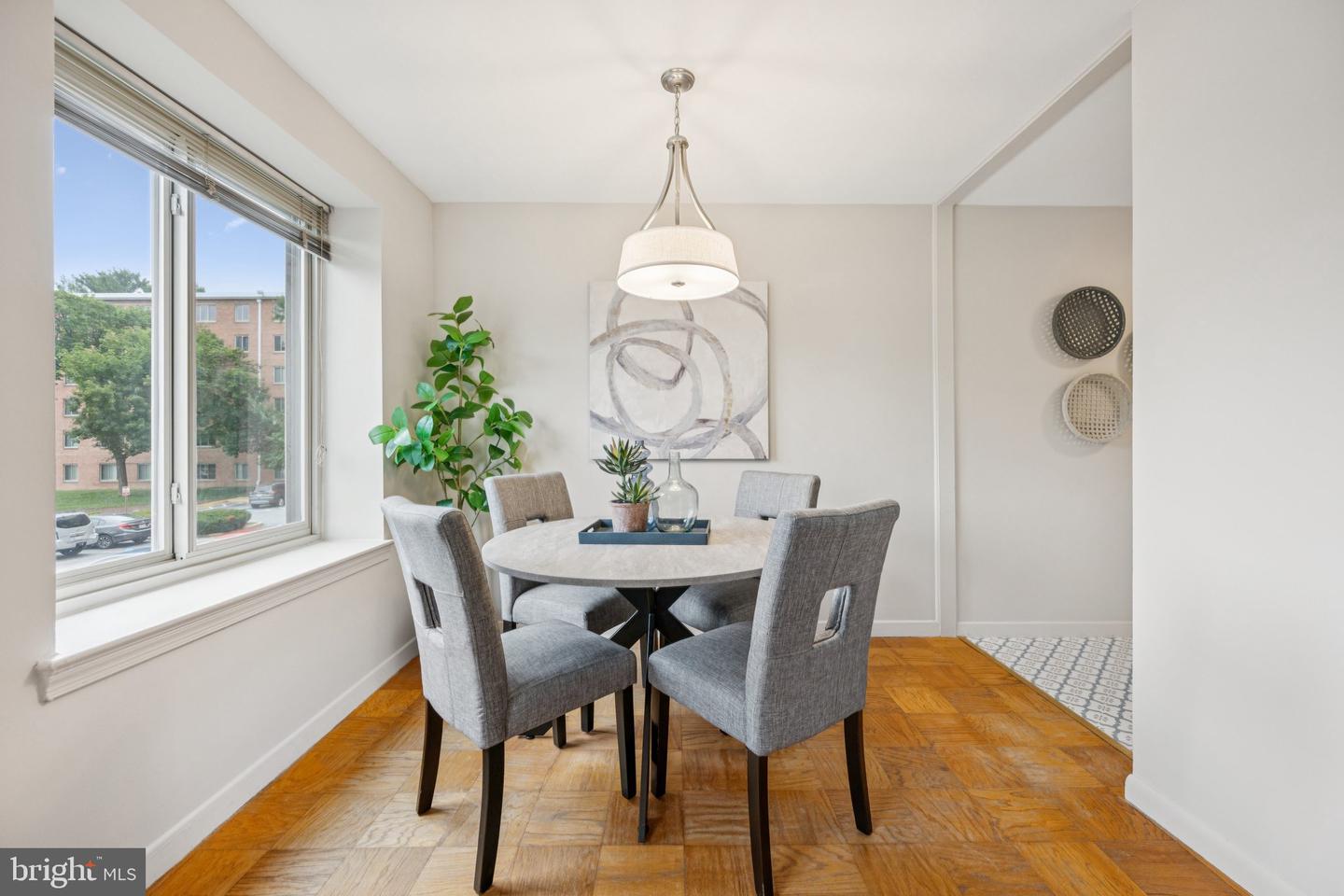 3000 SPOUT RUN PKWY #D212, ARLINGTON, Virginia 22201, 2 Bedrooms Bedrooms, ,1 BathroomBathrooms,Residential,For sale,3000 SPOUT RUN PKWY #D212,VAAR2062374 MLS # VAAR2062374
