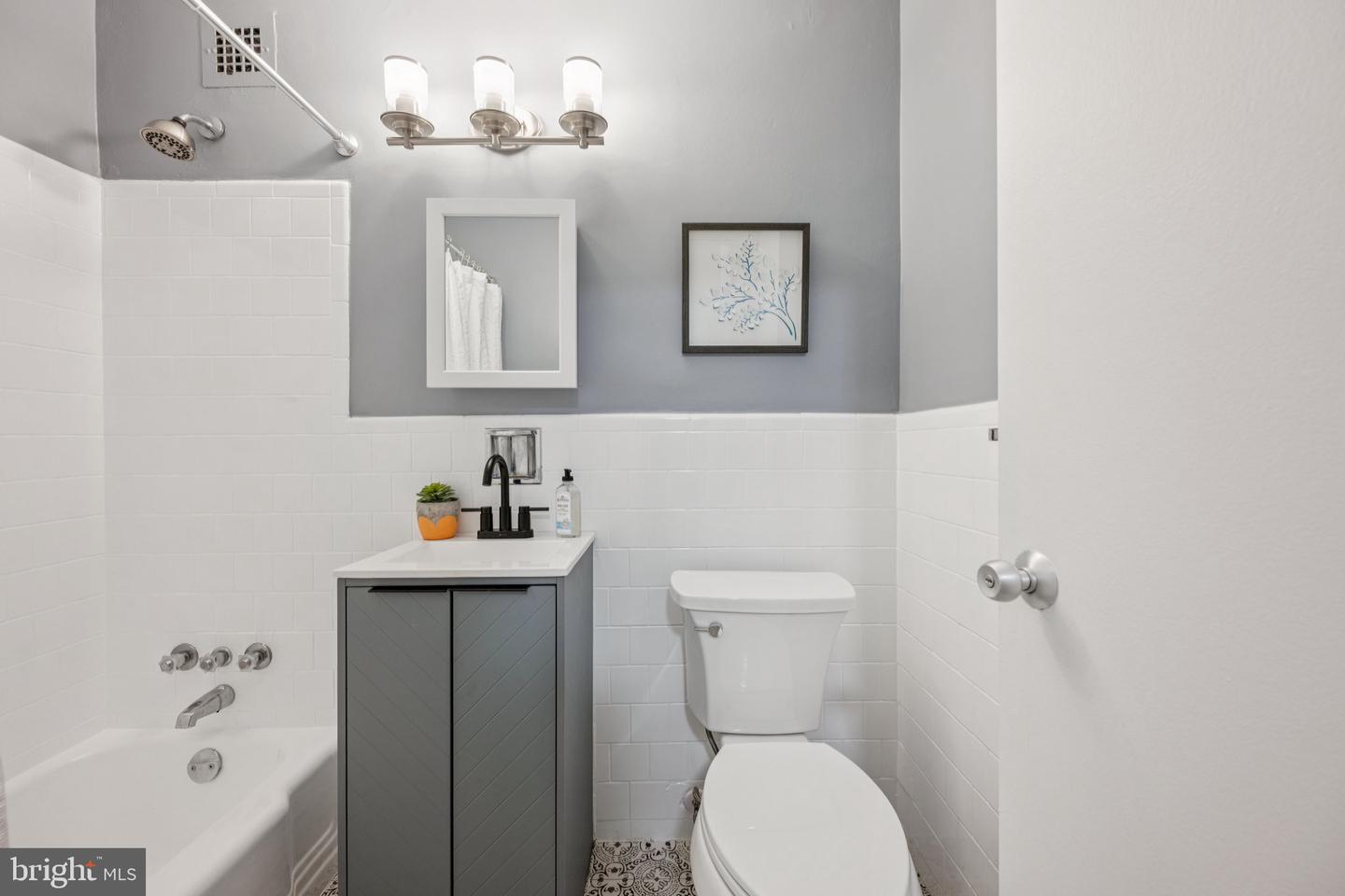 3000 SPOUT RUN PKWY #D212, ARLINGTON, Virginia 22201, 2 Bedrooms Bedrooms, ,1 BathroomBathrooms,Residential,For sale,3000 SPOUT RUN PKWY #D212,VAAR2062374 MLS # VAAR2062374