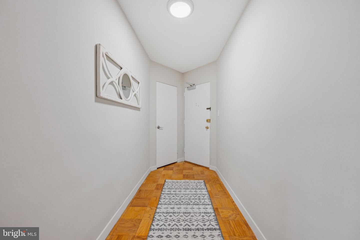 3000 SPOUT RUN PKWY #D212, ARLINGTON, Virginia 22201, 2 Bedrooms Bedrooms, ,1 BathroomBathrooms,Residential,For sale,3000 SPOUT RUN PKWY #D212,VAAR2062374 MLS # VAAR2062374