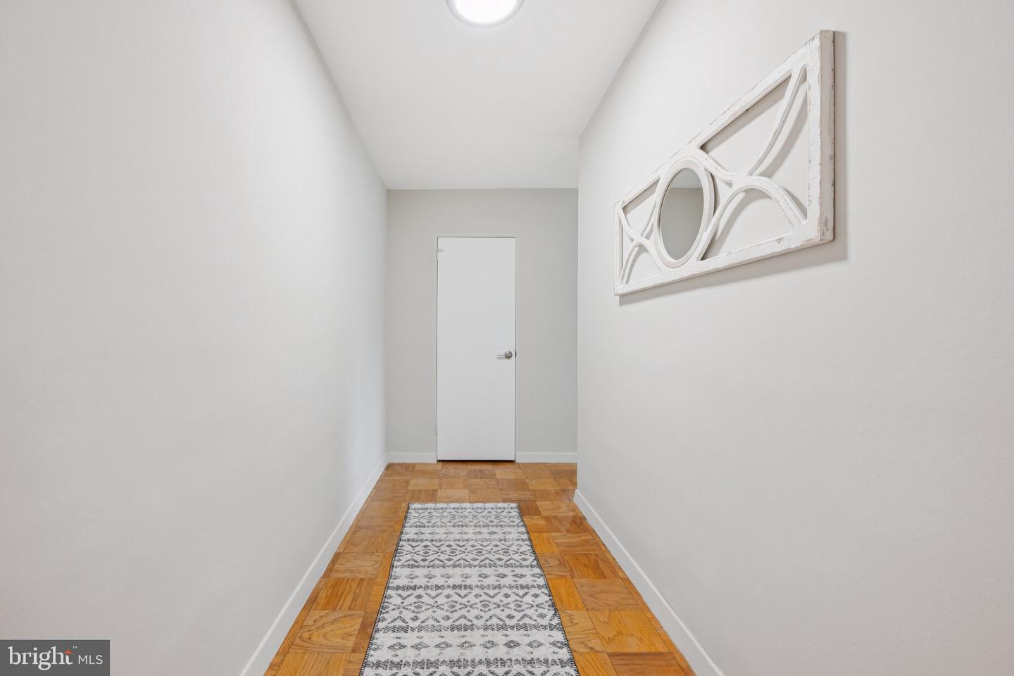 3000 SPOUT RUN PKWY #D212, ARLINGTON, Virginia 22201, 2 Bedrooms Bedrooms, ,1 BathroomBathrooms,Residential,For sale,3000 SPOUT RUN PKWY #D212,VAAR2062374 MLS # VAAR2062374