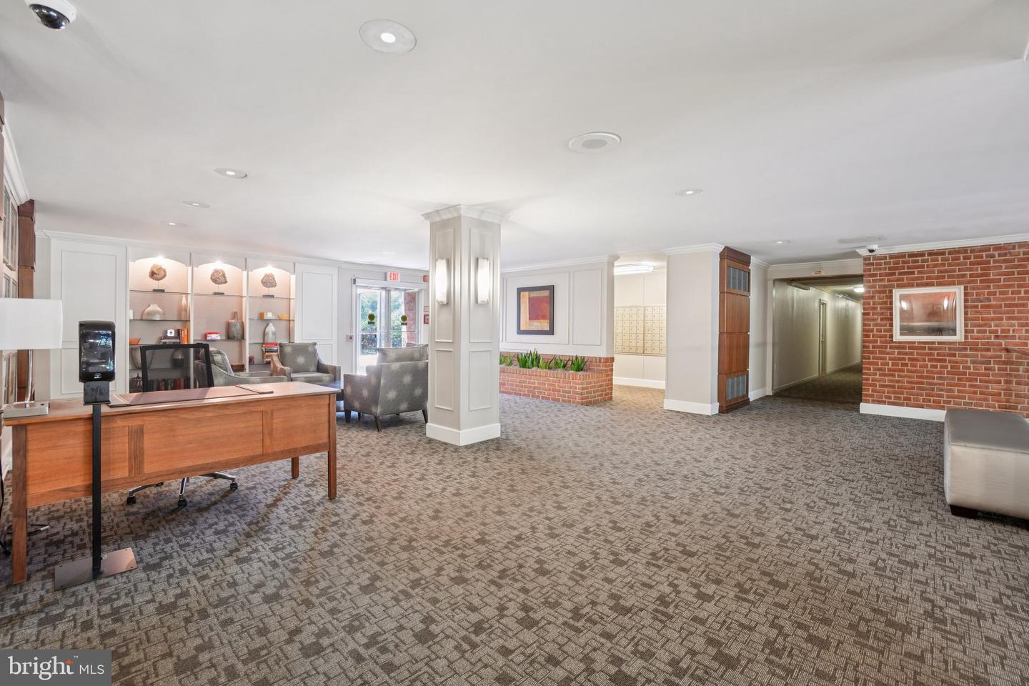 3000 SPOUT RUN PKWY #D212, ARLINGTON, Virginia 22201, 2 Bedrooms Bedrooms, ,1 BathroomBathrooms,Residential,For sale,3000 SPOUT RUN PKWY #D212,VAAR2062374 MLS # VAAR2062374