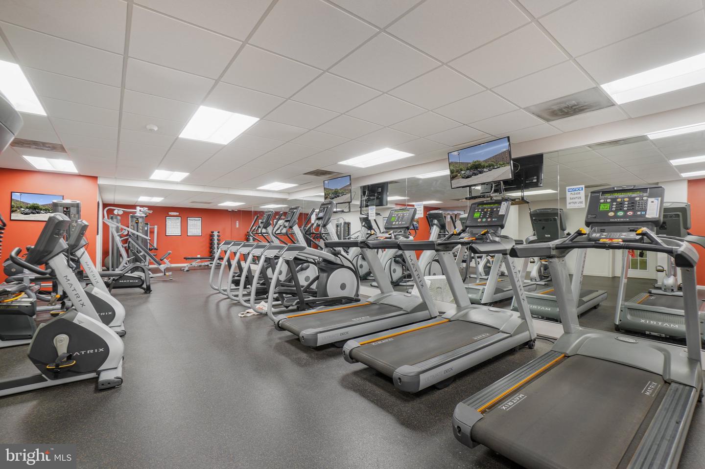 3000 SPOUT RUN PKWY #D212, ARLINGTON, Virginia 22201, 2 Bedrooms Bedrooms, ,1 BathroomBathrooms,Residential,For sale,3000 SPOUT RUN PKWY #D212,VAAR2062374 MLS # VAAR2062374